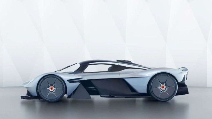 Aston Martin Valkyrie lateral
